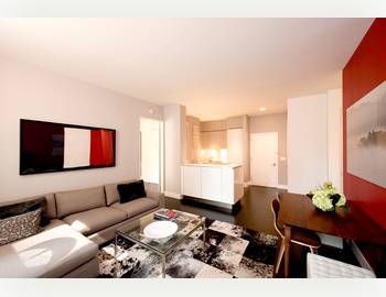 Penthouse Two Bedroom Two Bathroom ** Gourmet Kitchen with Window * Walk-in-Closet * Steps to Subway * Financial District