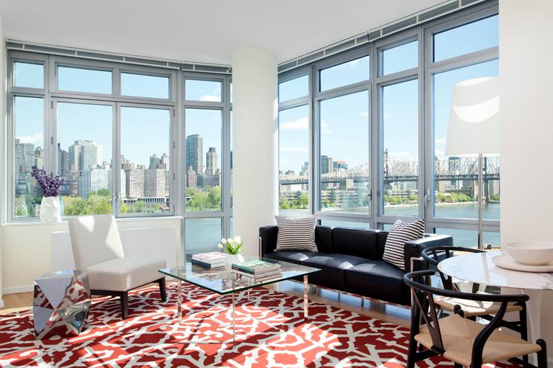 Luxury 2BR/2Bath in Long Island City, Balcony with East River View. Available NOW!!