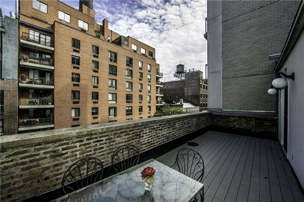 Newly Renovated Chelsea Penthouse with Balcony