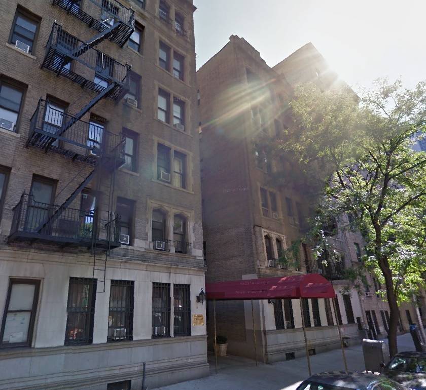 Renovated 2bedroom in Charming Pre-War Doorman Building with Laundry! Midtown West Location!