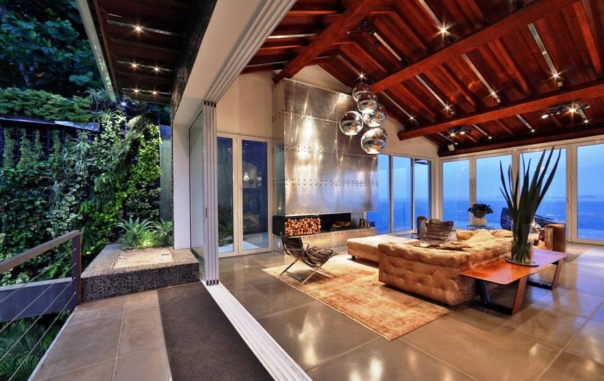 Breathtaking Luxury Ocean Front Trophy Property in Rio De Janeiro