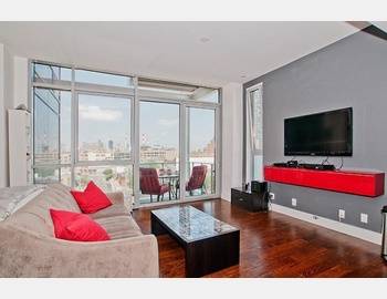 Modern alcove studio w/balcony in Long Island City Luxury building, Court Square Area. Washer and dryer in the unit