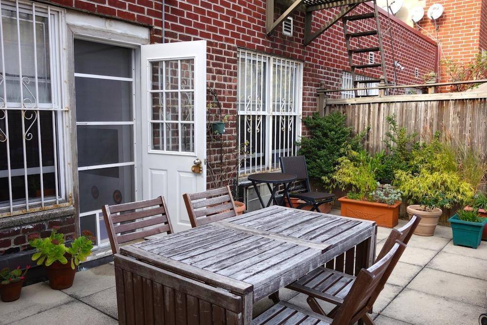 Awesome true 1 bedroom with sprawling private outdoor space in prime Greenwich Village/Soho elevator building. Steps to NYU.