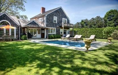 PERFECT SETTING FOR YOUR SUMMER GETAWAY IN WATER MILL