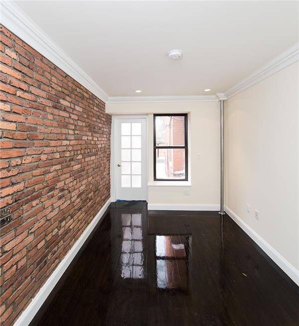 Excellent Condition 2 Bedroom in Williamsburg ~NO FEE + FREE RENT!~