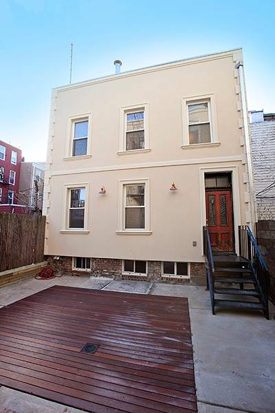 No Broker fee - 2000 SF Carriage House with additonal 1100+ storage area, private courtyard - BEDFORD AVE!