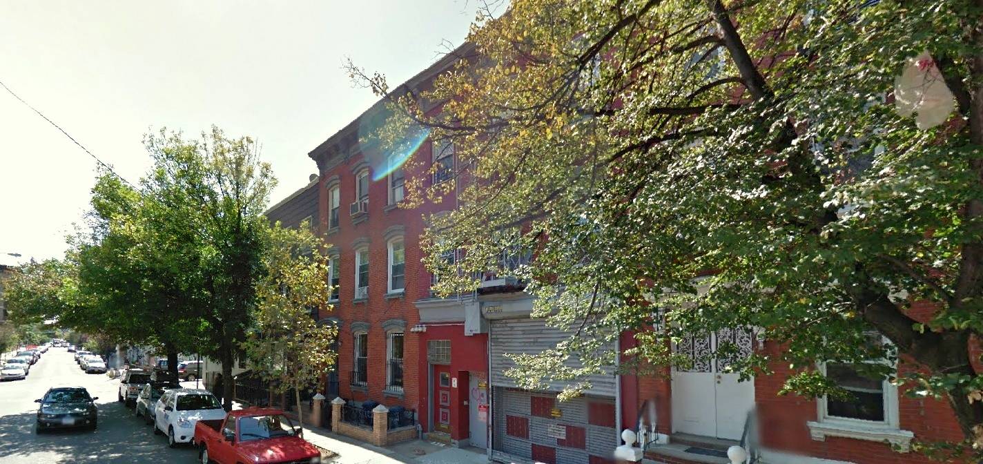 Large Brick Mixed-Use Building, delivered partially Vacant, 2 blocks to L (Lorimer St)  Train!