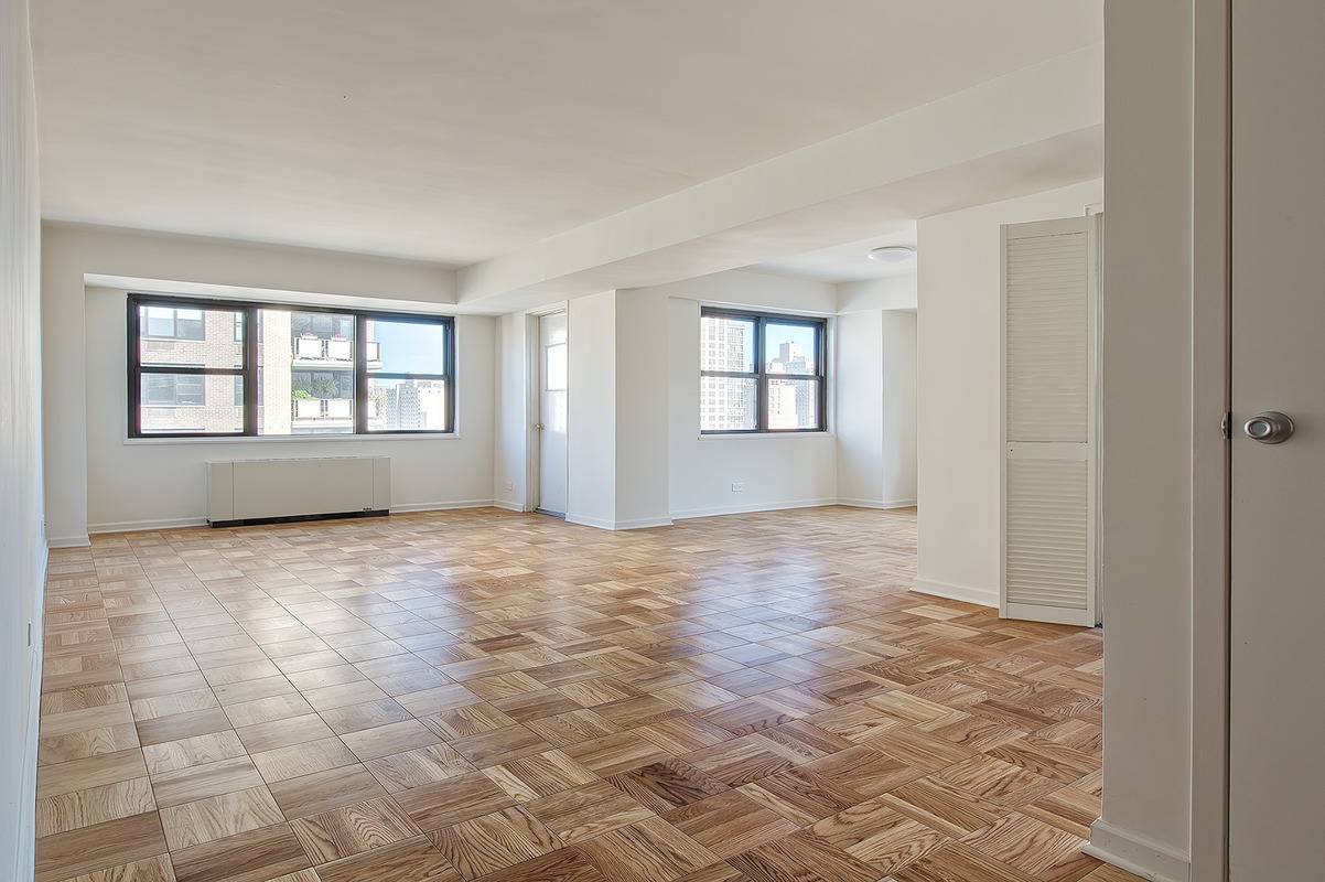 DO NOT MISS!!LUXURIOUS & SPACIOUS 3BEDROOM APT **NICE TERRACE**E86th St/2nd AVE**AVAILABLE NOW..