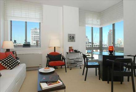 Sunlit 1 Bedroom, Floor-to Ceiling Windows/Midtown West