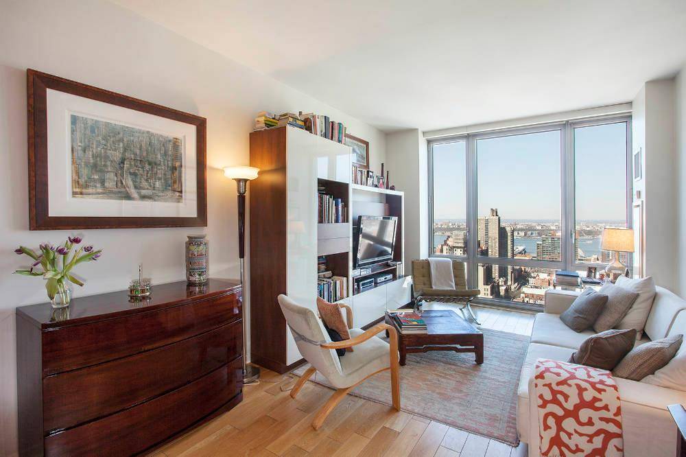  Luxury Condo. High Floor. 1 Bed 1.5 Bath.  Open City & Hudson River/Sunset Views. Columbus Circle