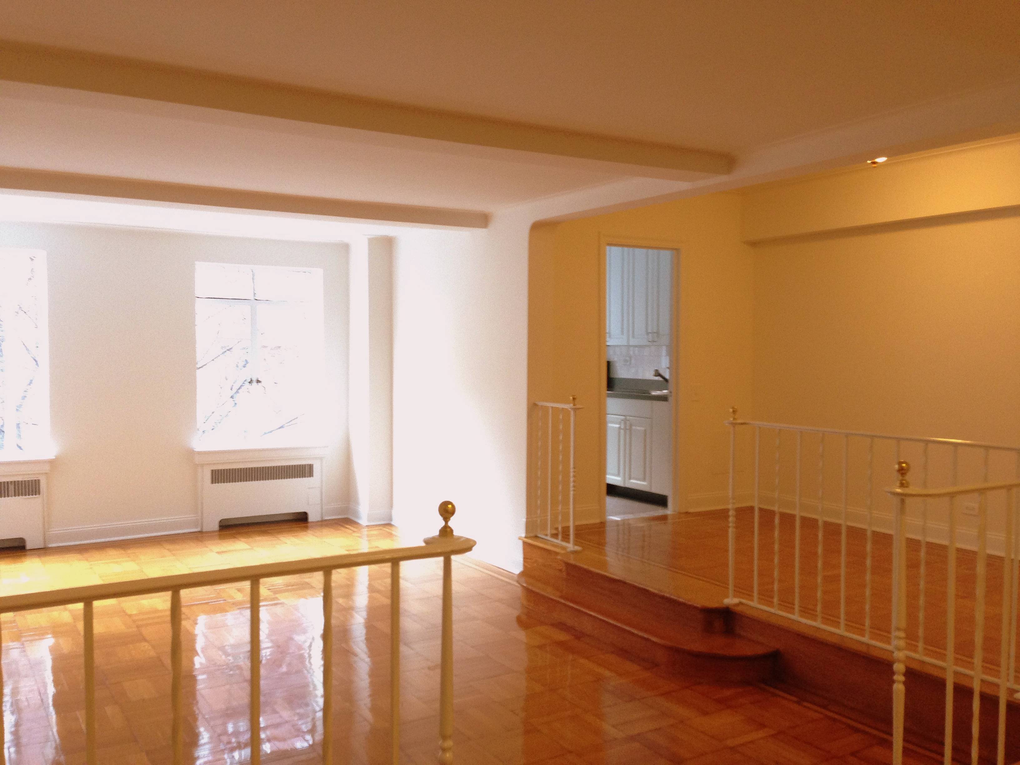 SPRAWLING UES ONE BEDROOM OFF MADISON AVE! LUXURIOUS PRE-WAR GEM!