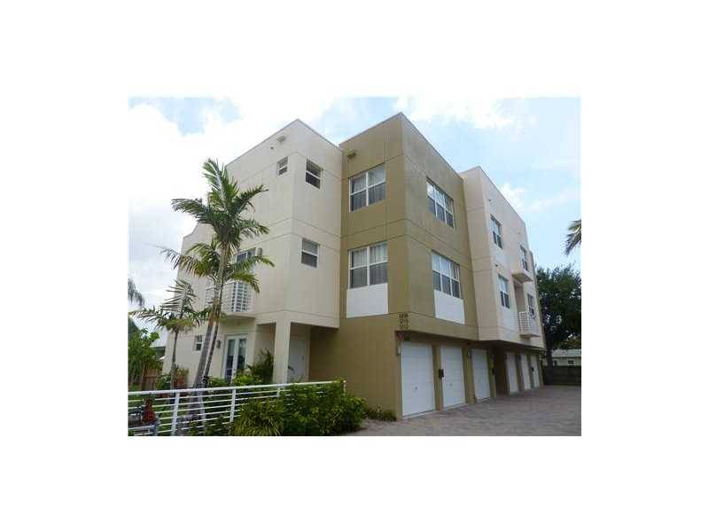 Luxury tri level townhouse - Giotto 3 BR Condo Ft. Lauderdale Miami