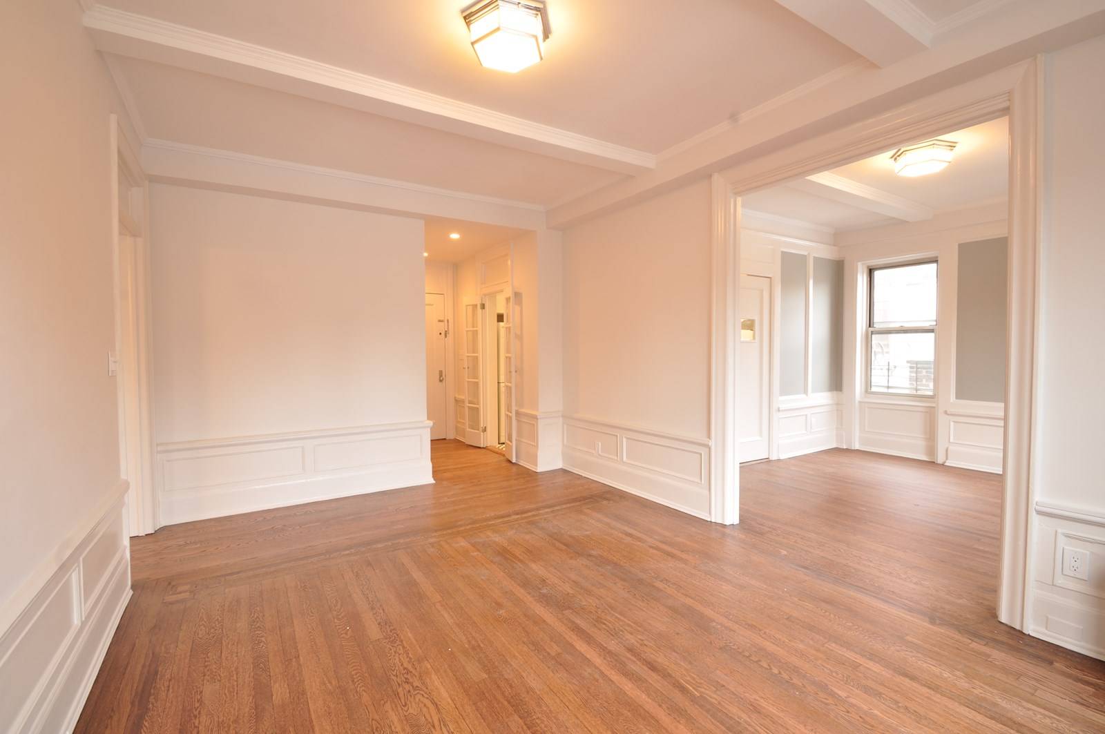 NO FEE! SUNNY 6 IN PS 6! RARE FIND! PRE WAR RENTAL 3 BED / 2 BATH WITH W/D! PET FRIENDLY!