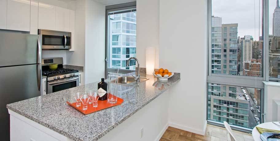 Furnished Short term Rental One Bedroom,Luxury Building located in Hell's Kitchen Area