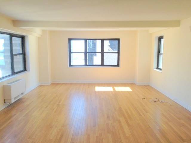 Huge Midtown East Luxury 3 Bed/2 Bath Duplex with Private Terrace! $7,995 and NO FEE!