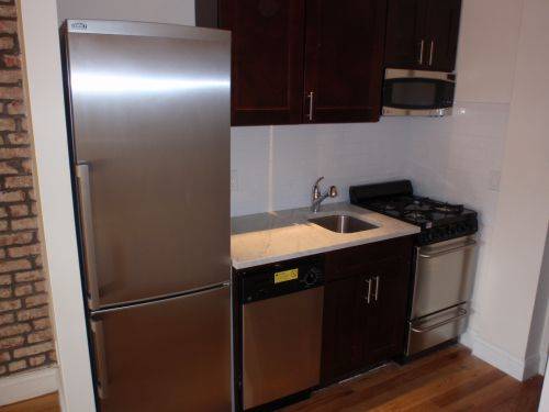 NO FEE! 1 Bedroom* Renovated on the Upper East Side Prime Location $2600