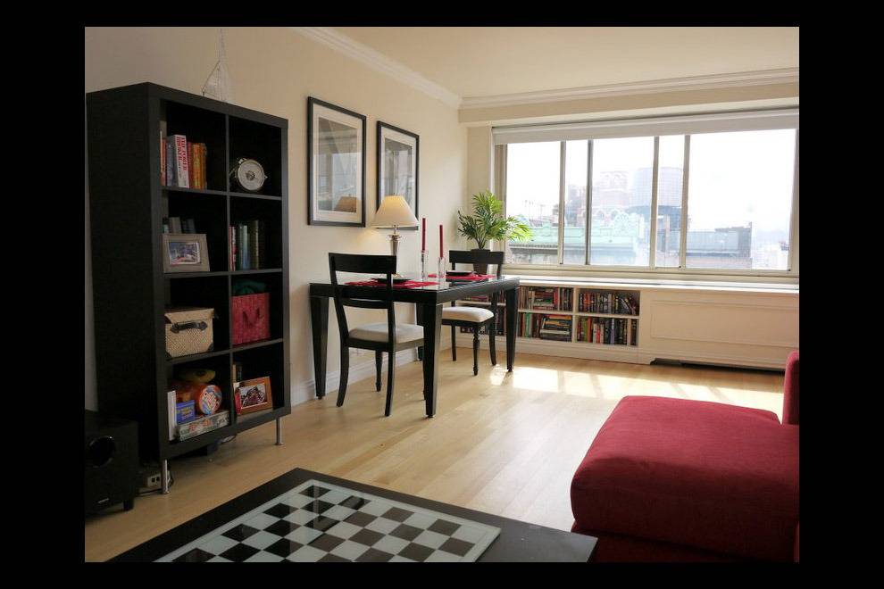 Stunning alcove studio (doorman/elevator building) in prime and unique West Village / Flatiron / Union Square location. 600 sq ft. Steps to NYU, Parsons and New School. 