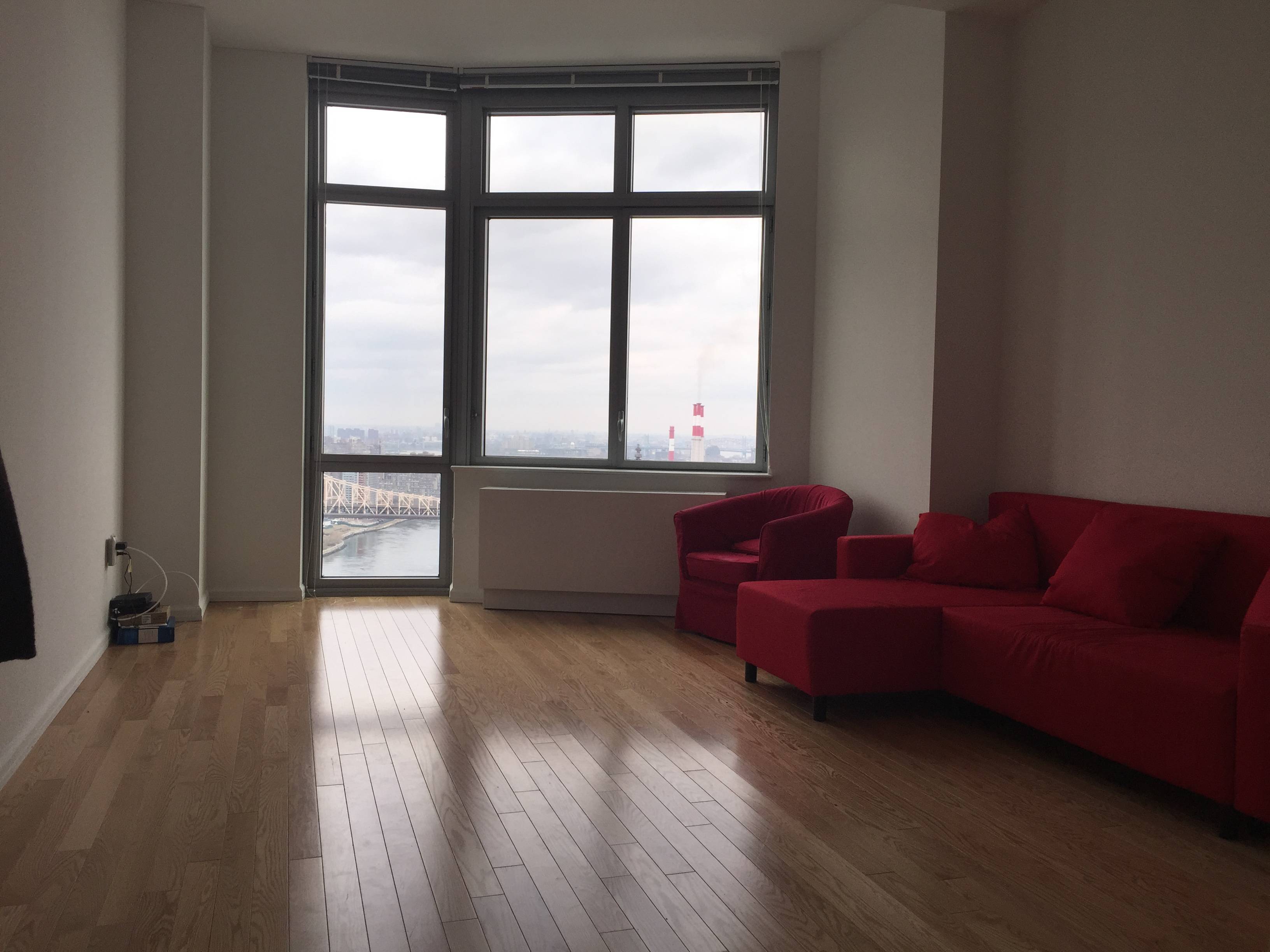 NO FEE-Penthouse 41 st Floor~ LARGE STUDIO~NO FEE~LONG ISLAND CITY~7STAR LUXURY ~Top of the line Amenities-646-483-9492