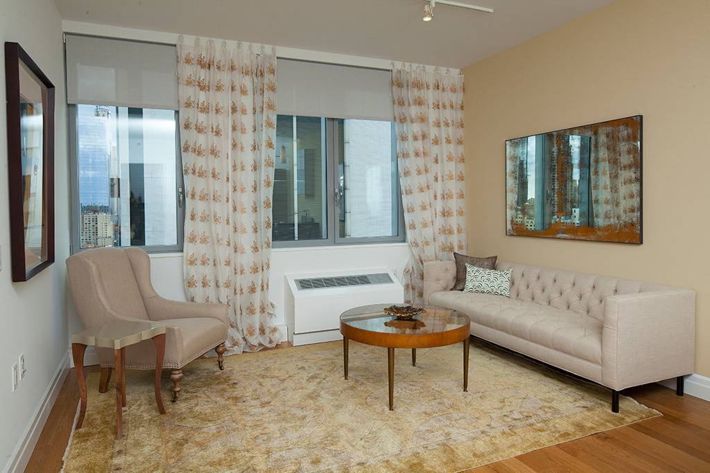 Terrific 1 bedroom deal in luxury full-service condo building overlooking the water in Battery Park City. 