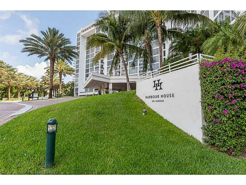 BEAUTIFUL RENOVATED 2/2 IN FABULOUS HARBOUR HOUSE - Harbour House 2 BR Condo Bal Harbour Miami