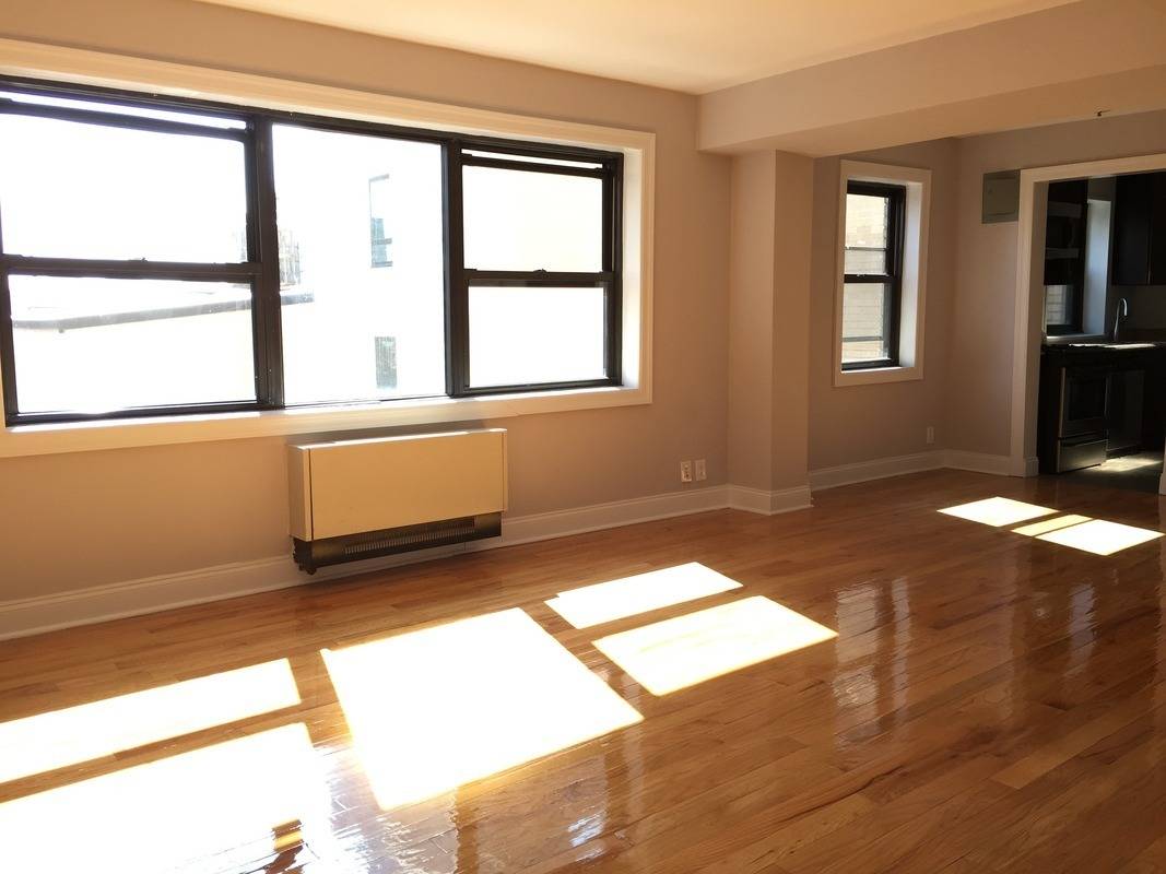 Breathe Taking 2 bed/2.5 Bath Duplex with Terrace in Midtown 