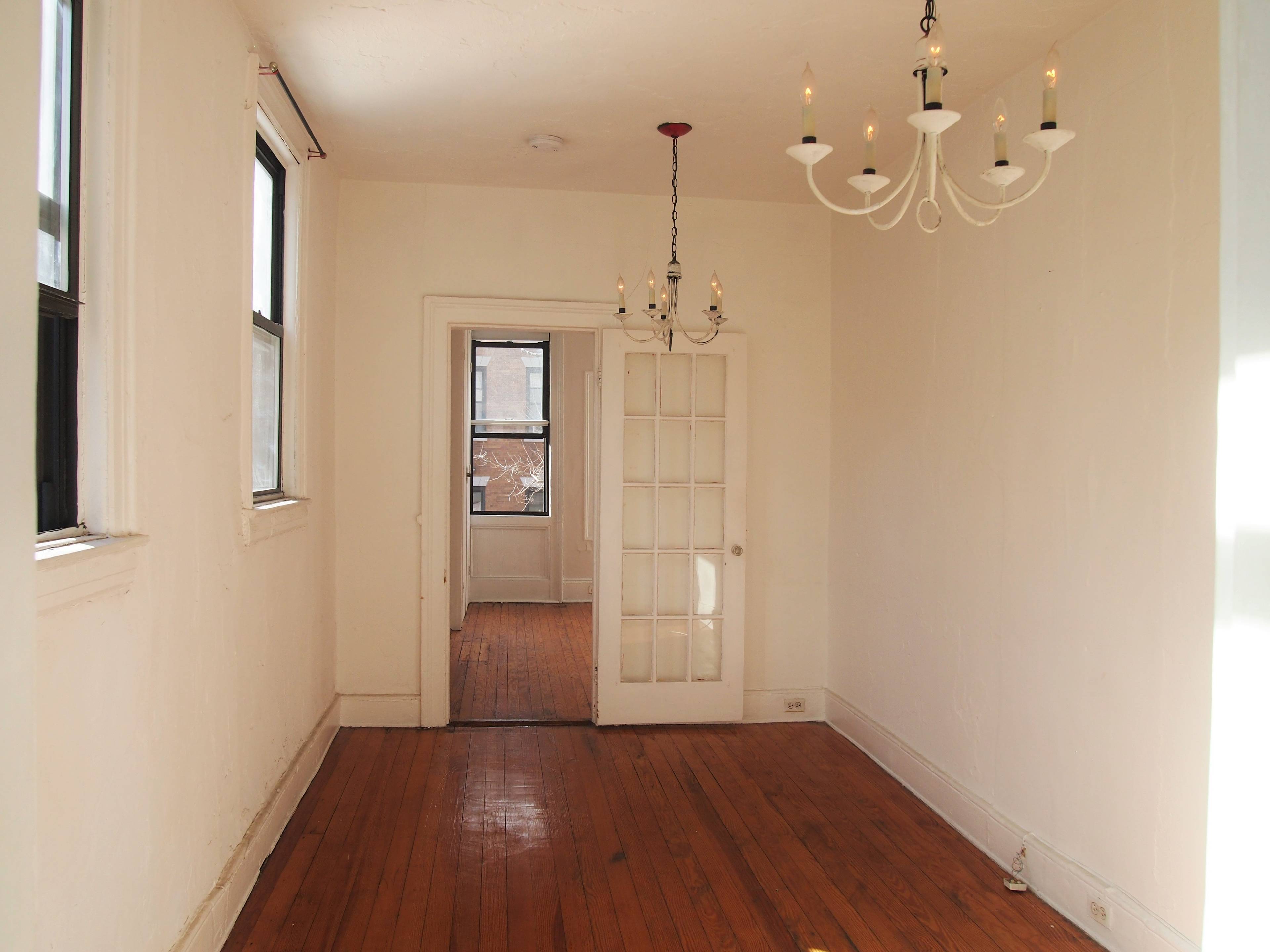 Sundrenched Rustic 1 Bedroom in Prime Williamsburg! *NO FEE*
