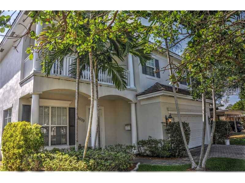 Spectacular Executive Home in Popular East Side Fort Lauderdale Neighborhood