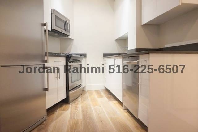 - - WEST VILAGE - - SPRAWLING 1 BEDROOM LOFT IN A FULL-SERVICE BUILDING_GUT RENOVATED_CONDO FINISHES_5 STAR BLDG