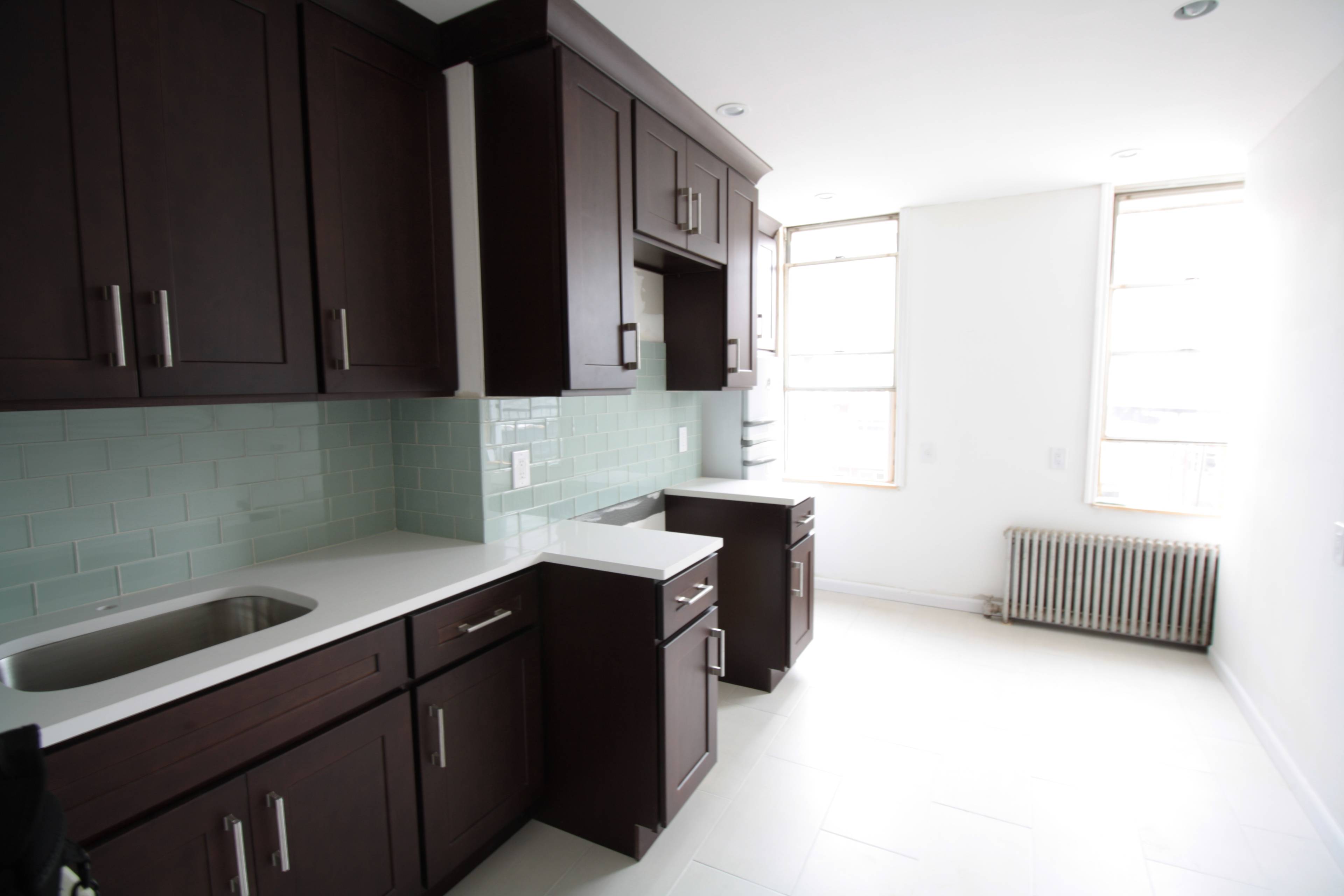 BRAND NEW RENOVATED, LARGE 1-BED aparmtnet in the heart of WILLIAMSBURG, BROOKLYN!