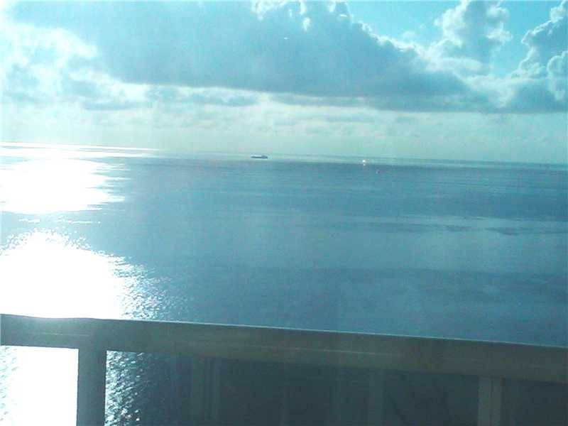 FABULOUS DESIGNED UNIT WITH GORGEOUS FINISHES - TRUMP TOWER 1 3 BR Condo Miami