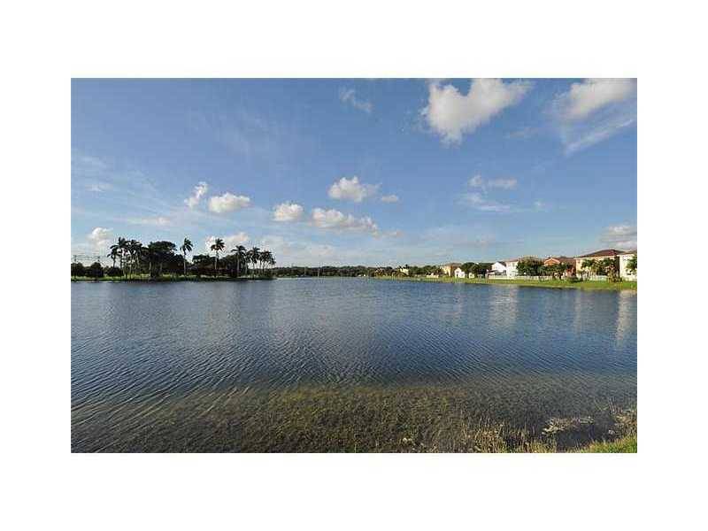 great house with lake views - 4 BR House Ft. Lauderdale Miami