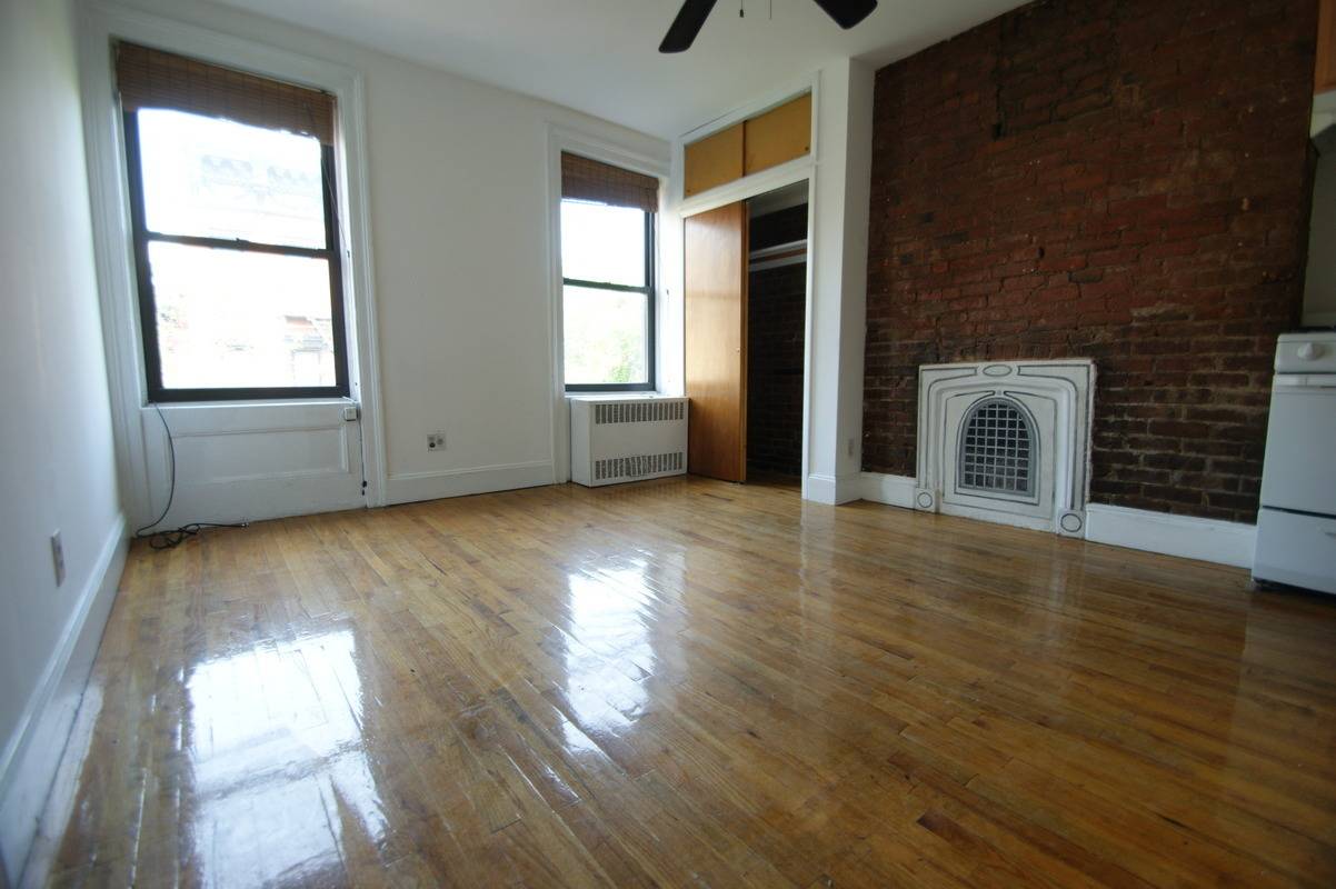 East Village**2 Bed**Renovated**Great Area