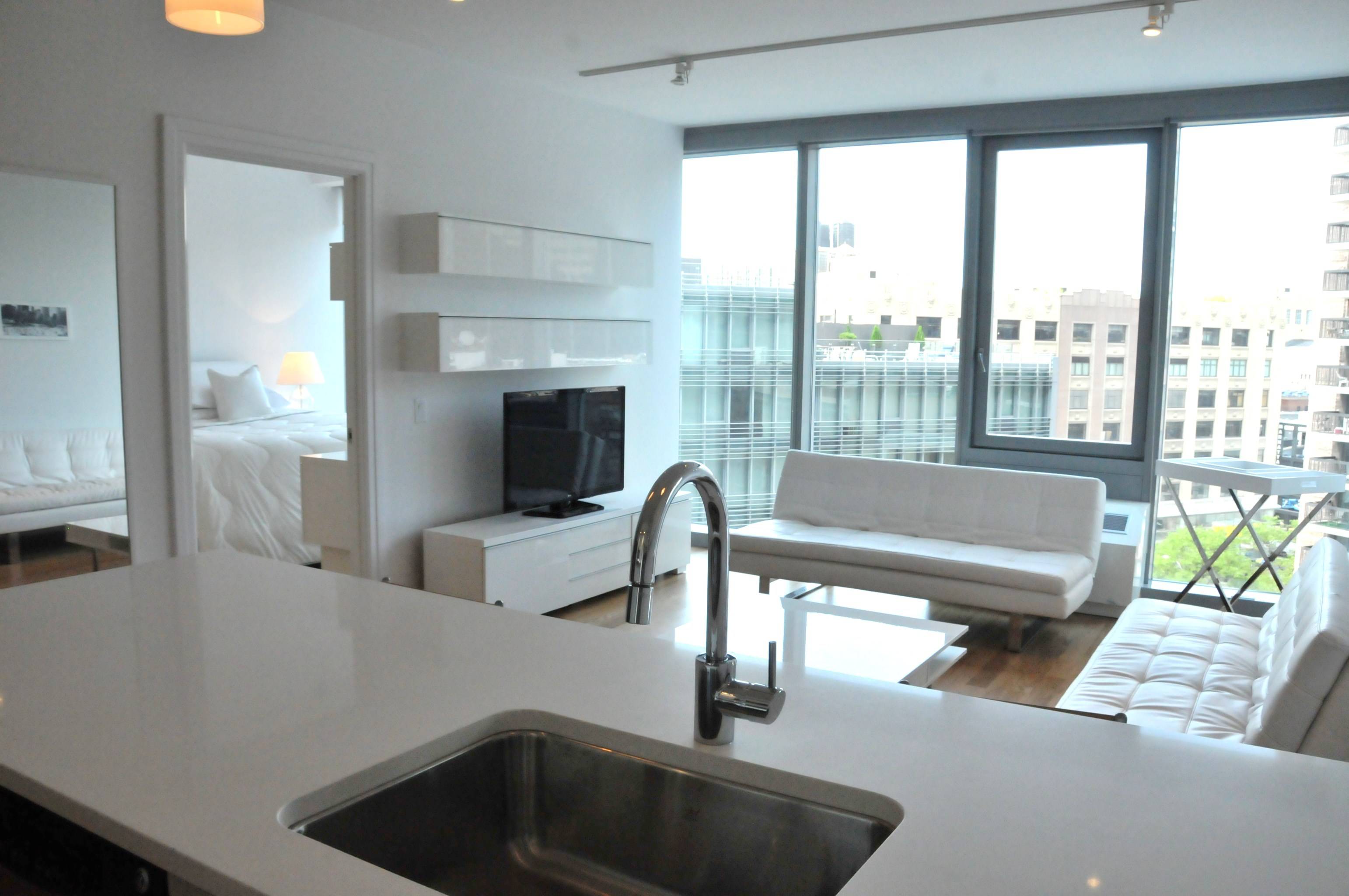 Midtown West 1 Bedroom for Rent, Full Service Luxury Building, Floor to Ceiling Windows, Views, Pool, No Fee