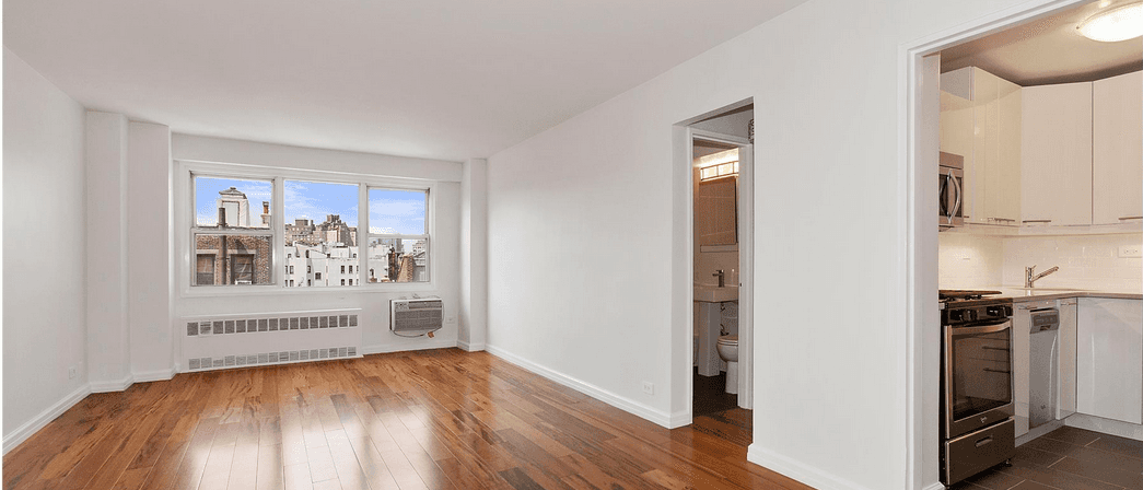 WEST VILLAGE 3 BEDROOM CO-OP SUBLET NO BOARD APPROVAL!!  UNDER MARKET VALUE!! PERFECT FOR NYU STUDENTS! - $8300/MONTH