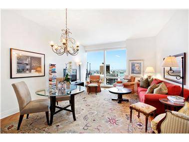 25 Columbus Circle 2 beds/2 baths with breath-taking views