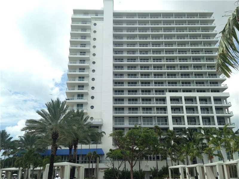 Beautiful 1BD/2BA w/unobstructed direct views of the ocean at Fontainebleau III