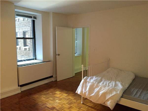 Midtown West: 4 Month One Bedroom Rental in a Full Service Building