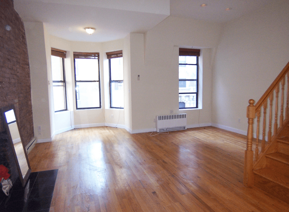 $3750 UPPER WEST SIDE 1 BED w/ DISHWASHER AND ROOF DECK-212-729-4181