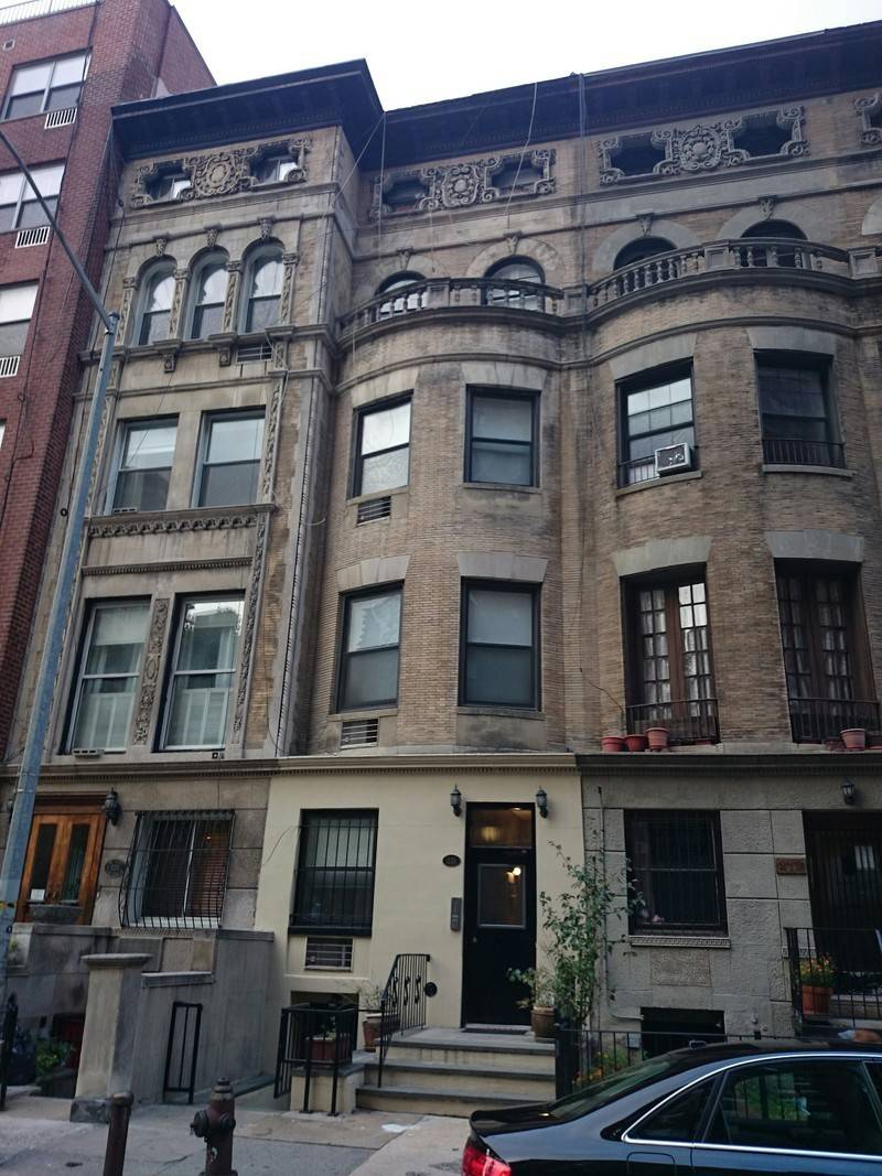 UWS Large 2 Bedroom w/ 2 Full Bathrooms and a Washer & Dryer in unit!  NO FEE!! Many UWS Apartments for Sale - Call Today!