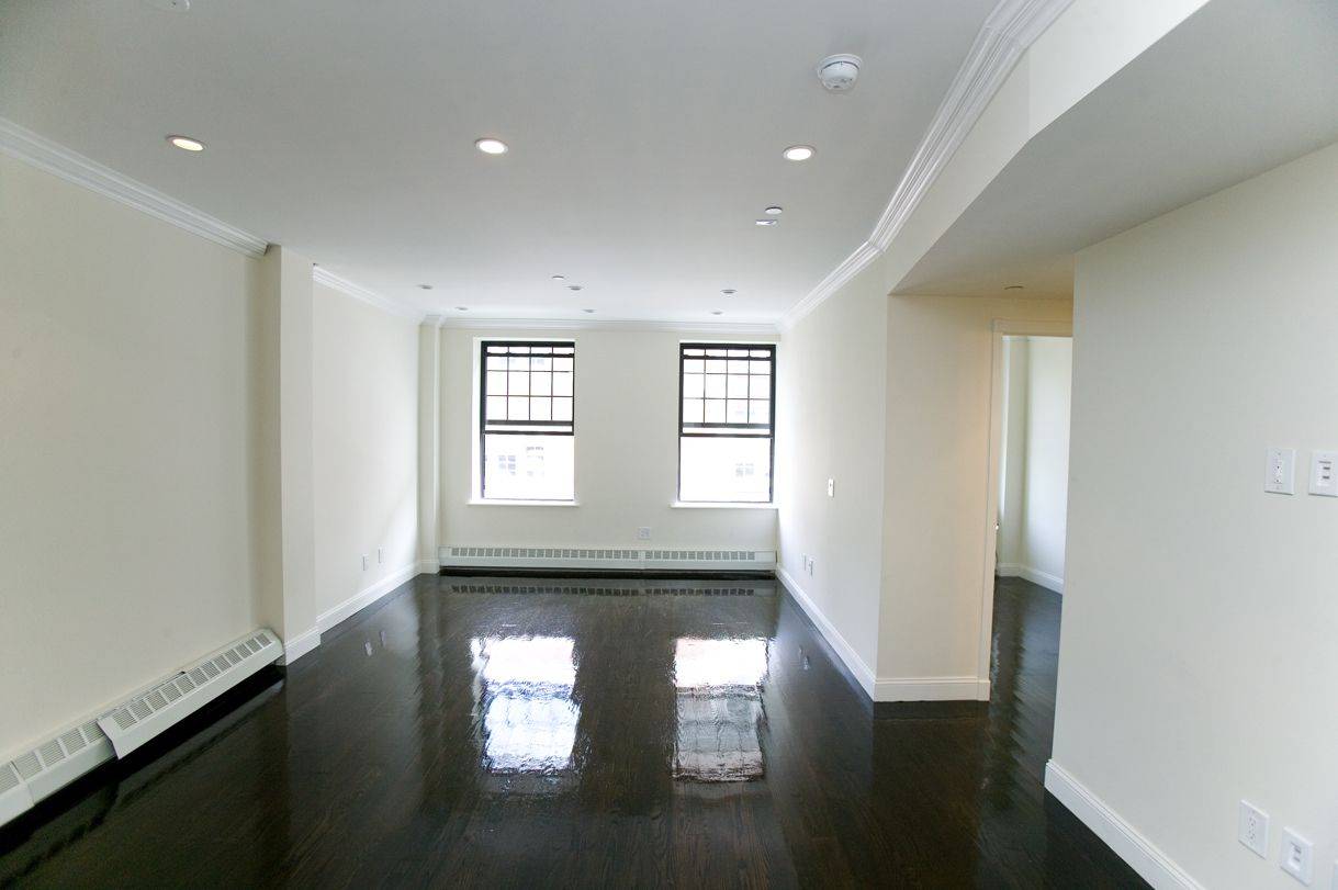 East Village _NO BROKER FEE_Spectacular Convertible 6 Bedroom Duplex_Washer/Dryer_ 1,000 Sf Private Deck_