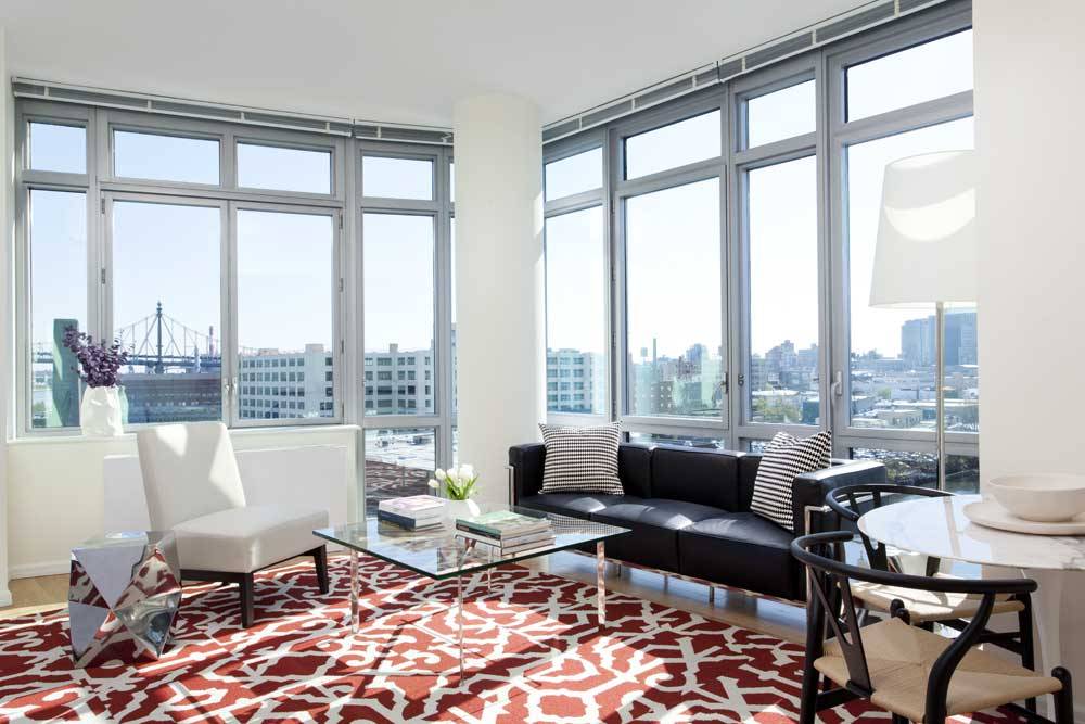 NO FEE Luxury Spacious 3 Bedroom with an Open Kitchen,  Balcony and Panaromic view of NYC..