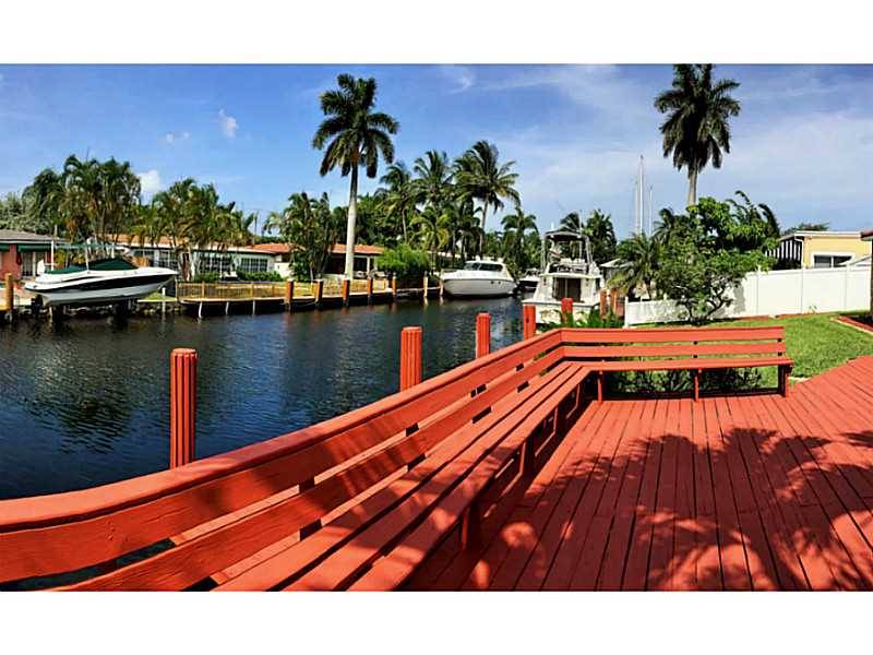 Live The Fort Lauderdale Lifestyle In Desirable Citrus Isles Neighborhood