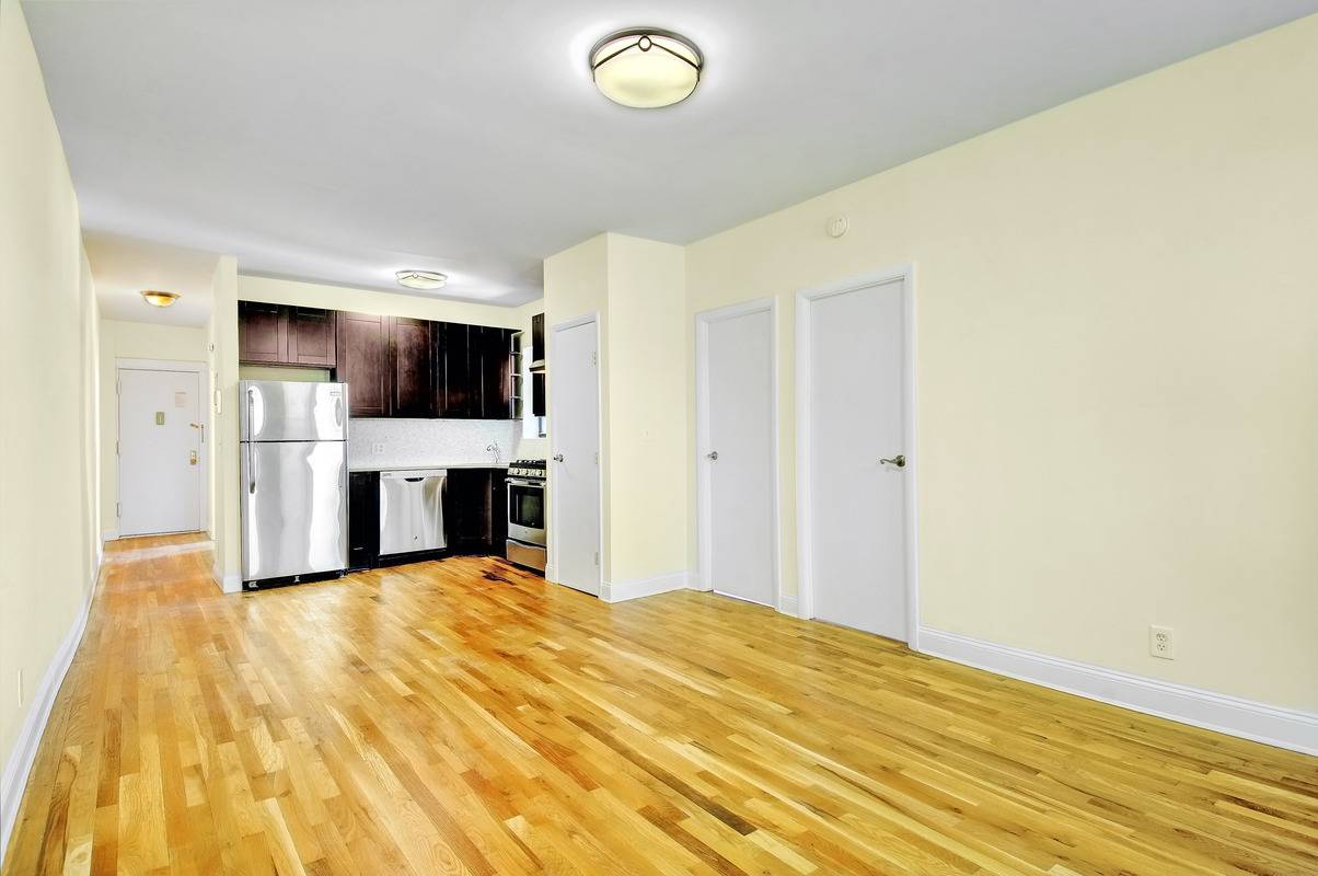 No Fee With Month FREE for 9/15 or Oct 1st move-in. Newly Renovated 3 Bed in Classic BedStuy Brooklyn Pre-War Building