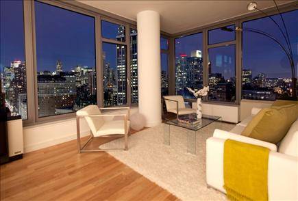 Full Service Studio with stunning views of the skyline. Located in the heart of the city.