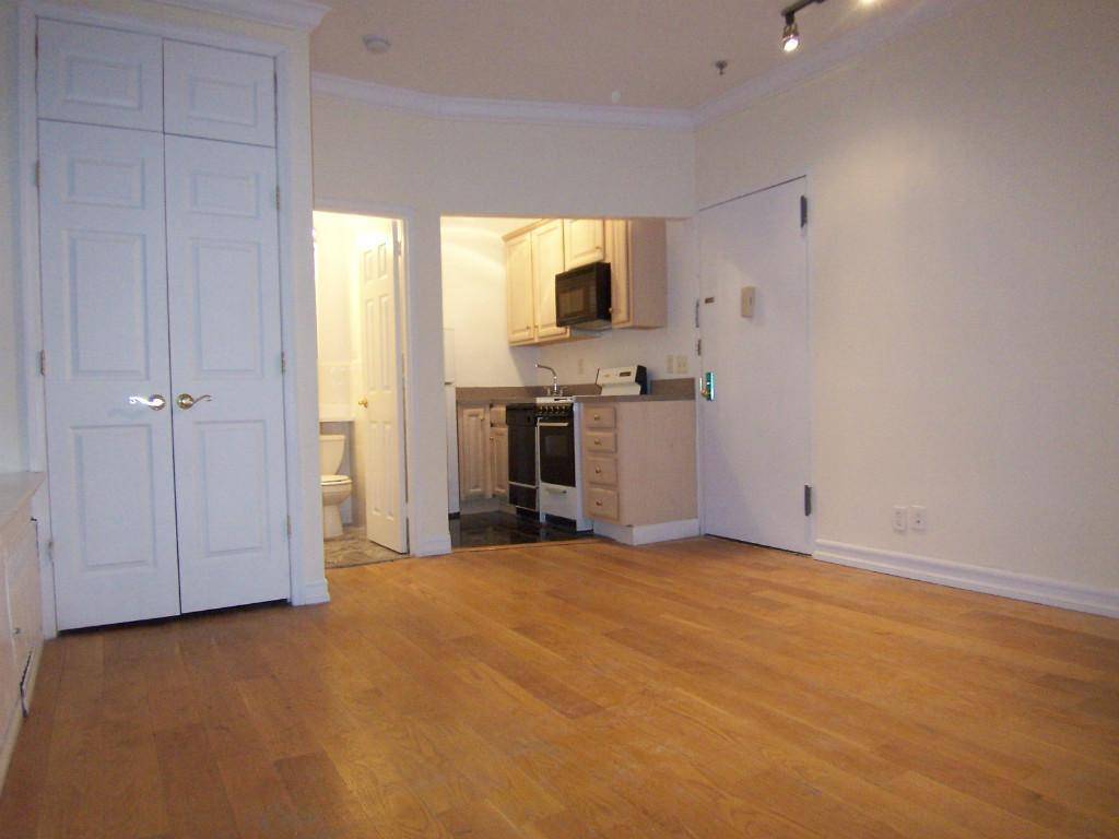 Upper West Side Studio Apartment for Rent  - Great Location!! Wont Last Long at $2050!