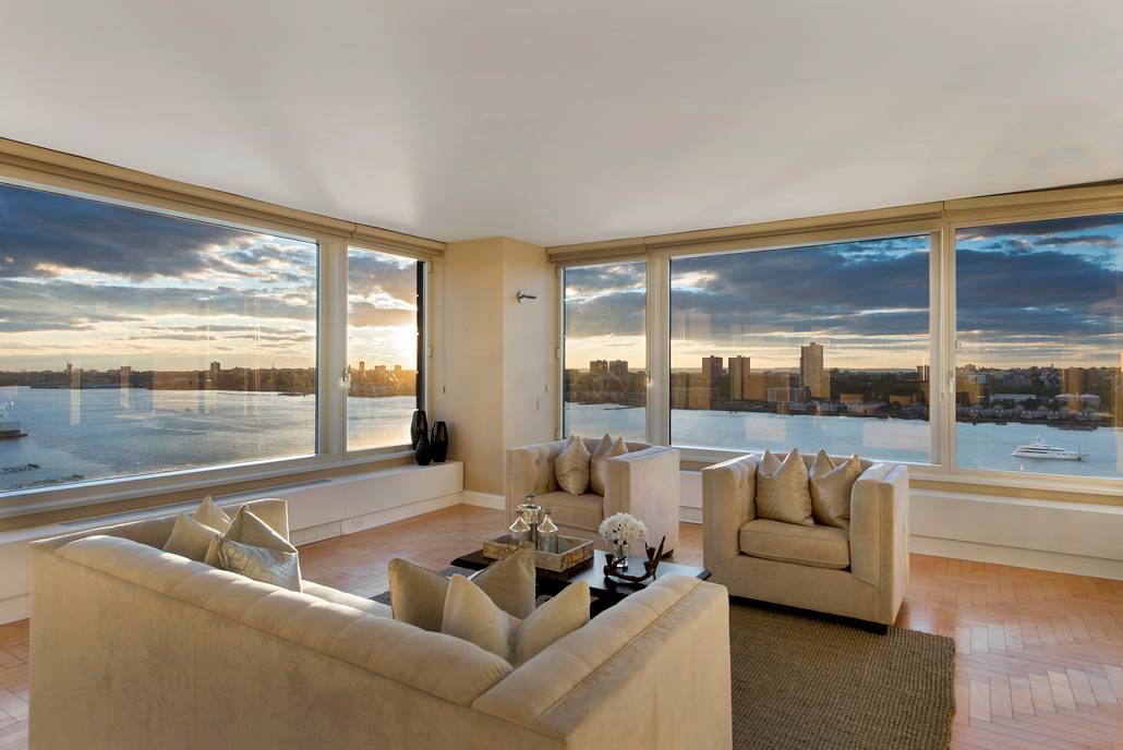 River VIew,  3 Bedroom, 3 Bathroom Condo at The Heritage in Prime Upper West Side! 