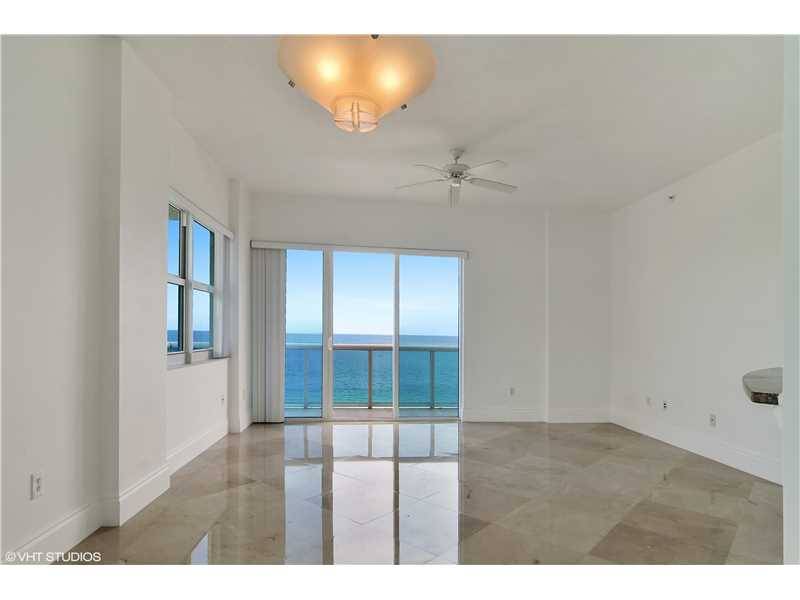 DIRECT SPECTACULAR OCEAN VIEWS FROM THIS 3 BEDROOM BEACH PENTHOUSE