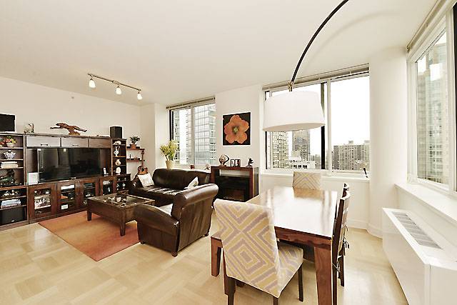 :::New Listing!! Modern Luxury 2bed 2bath on 24th floor::: Views from every room:::10' ft ceiling::: Low Fee!