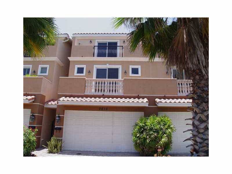 Amazing location 5 minutes away from the beach - NONE 4 BR Condo Ft. Lauderdale Miami