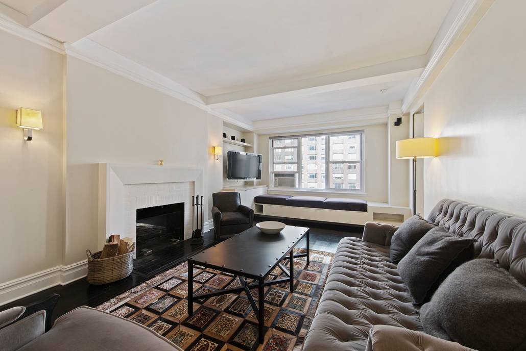 Remarkable Beekman 2BR/2BA Coop Sun-Blasted, Wood Burning Fireplace, Airy & Spacious Old World Charm, Modern Upgrades